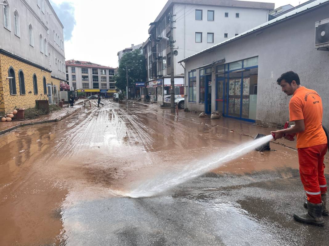 Bartın’daki sel felaketi havadan görüntülendi. Yardıma Mehmetçik koştu 28